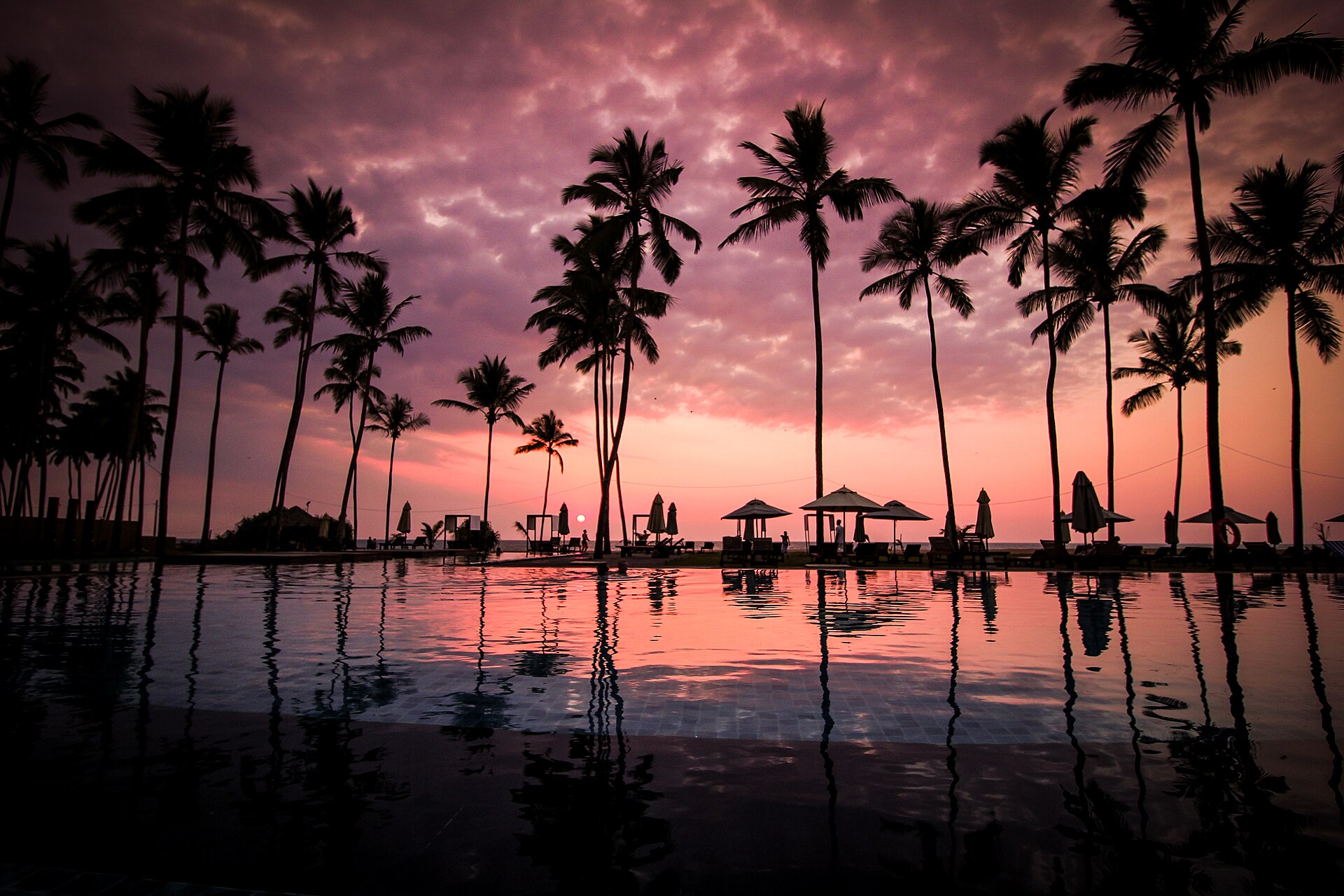 Pre-booked vs Ride-Hailing Apps — Sri Lanka travel guide